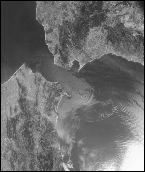 Internal waves entering the med from the Strait Of Gibraltar